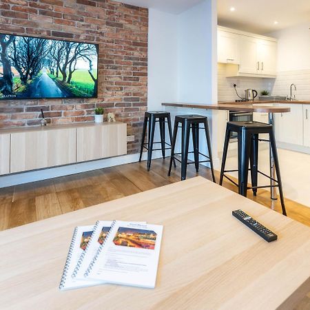Modern Canal View Home, In City Centre, Sleeps 8 Galway Zewnętrze zdjęcie
