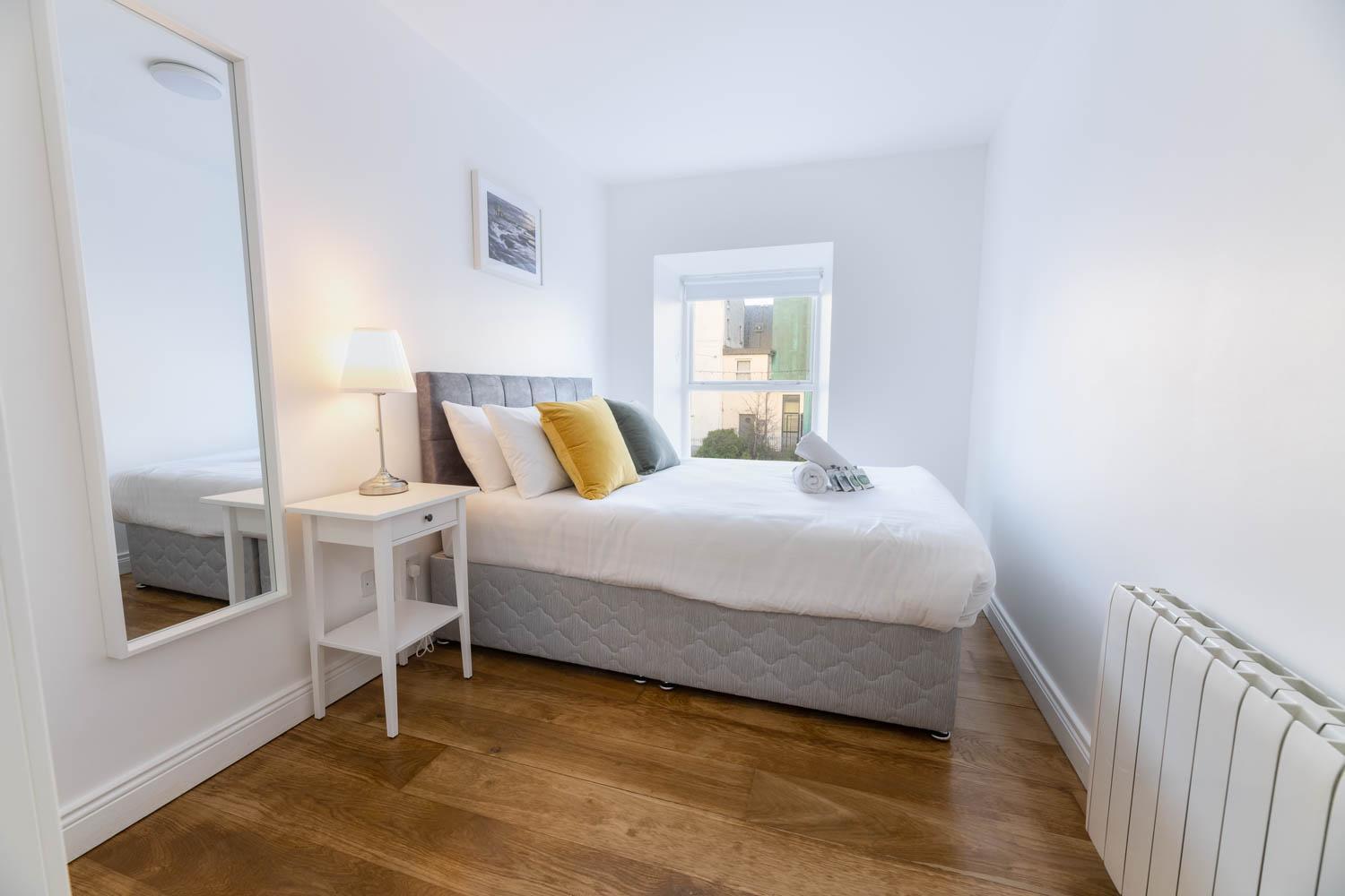 Modern Canal View Home, In City Centre, Sleeps 8 Galway Zewnętrze zdjęcie