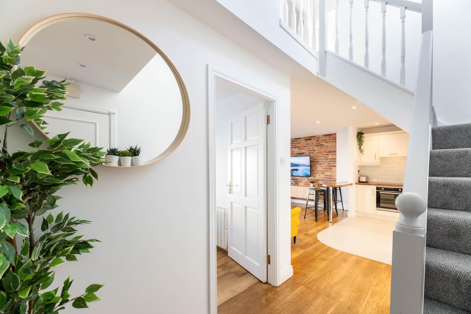 Modern Canal View Home, In City Centre, Sleeps 8 Galway Zewnętrze zdjęcie
